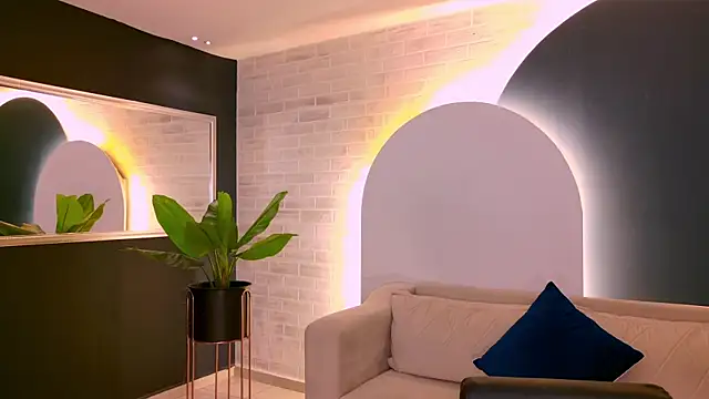 Snapshot of AgathaKondo_ chatting on 11.12.25 AgathaKondo online show from 11.12.25