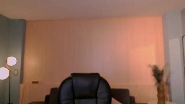 Snapshot of AgathaKondo_ chatting on 12.15.25 AgathaKondo online show from 12.15.25