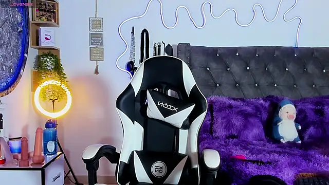 Katherine Rose online show from 11.11.25