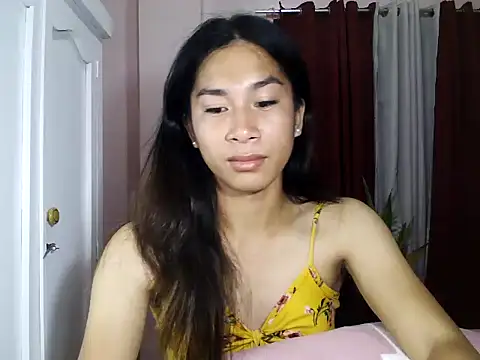 Snapshot of Asian_PrettyAle chatting on 10.05.25 Asian PrettyAle online show from 10.05.25
