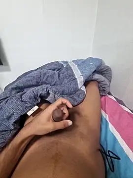 Snapshot of yesh_x chatting on 10.07.25 yesh x online show from 10.07.25