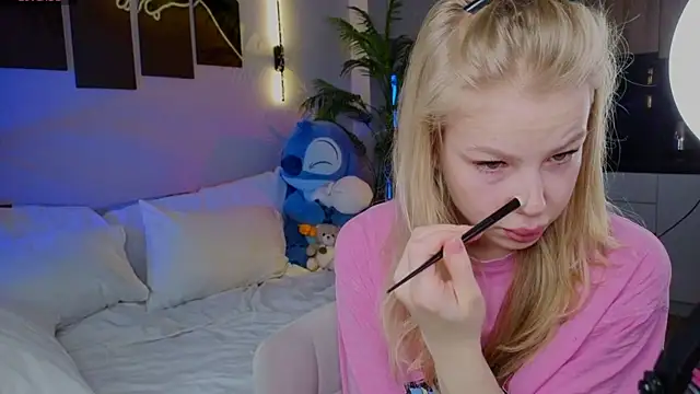 Snapshot of emilyshepar_d chatting on 04.22.26 emilyshepar d online show from 04.22.26