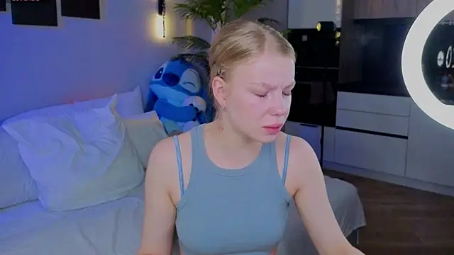 Snapshot of emilyshepar_d chatting on 05.06.26 emilyshepar d online show from 05.06.26