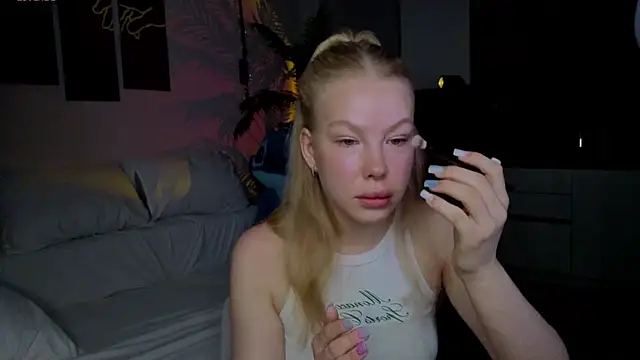 Snapshot of emilyshepar_d chatting on 05.15.26 emilyshepar d online show from 05.15.26