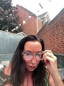 Snapshot of Kinky-CarlaXX chatting on 06.16.26 Kinky-CarlaXX online show from 06.16.26