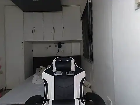 eattmebabyy online show from 03.01.26