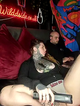 Snapshot of AlexandraWildd chatting on 09.30.25 AlexandraWildd online show from 09.30.25