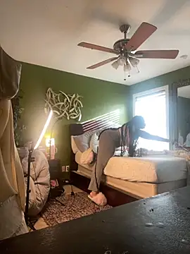 caramel  cremes online show from 11.25.25