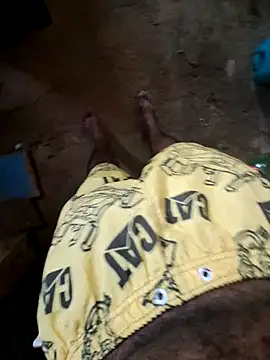 Snapshot of Negodabenga chatting on 10.29.25 Negodabenga online show from 10.29.25