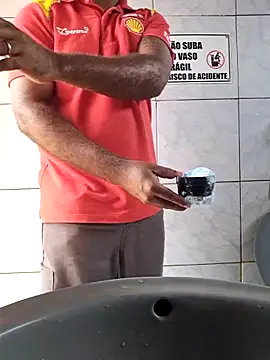 Snapshot of Negodabenga chatting on 11.25.25 Negodabenga online show from 11.25.25