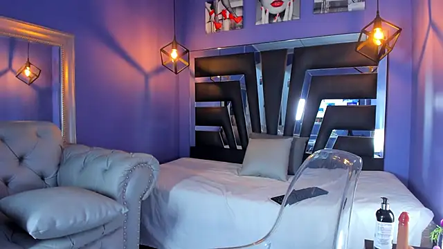 anne-brown13 online show from 10.15.25