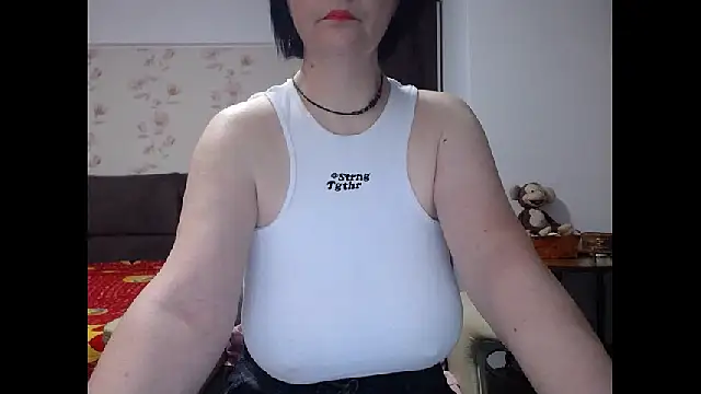 Snapshot of Mary_x chatting on 05.20.26 Mary x online show from 05.20.26