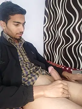 Snapshot of Sweetfucker_ chatting on 11.19.25 Sweetfucker online show from 11.19.25