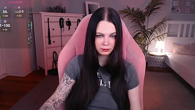 Michela Fruet online show from 10.22.25