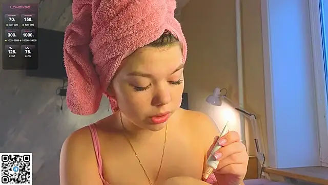 Snapshot of miss_bubbles_ chatting on 11.15.25 miss bubbles online show from 11.15.25