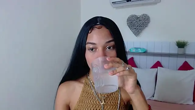 KittyLove s online show from 02.10.26