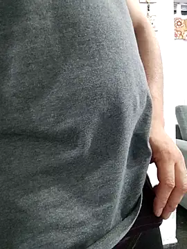 Snapshot of Bradd_32 chatting on 09.24.25 Bradd 32 online show from 09.24.25