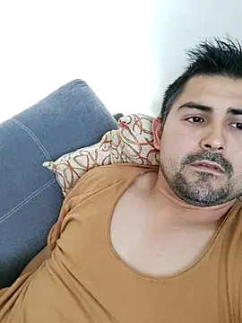 Snapshot of Bradd_32 chatting on 10.05.25 Bradd 32 online show from 10.05.25