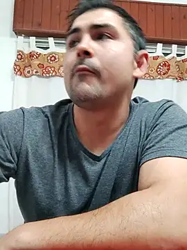 Snapshot of Bradd_32 chatting on 10.18.25 Bradd 32 online show from 10.18.25