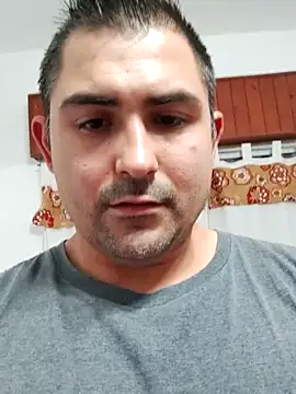 Snapshot of Bradd_32 chatting on 10.27.25 Bradd 32 online show from 10.27.25