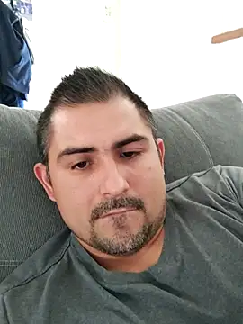 Snapshot of Bradd_32 chatting on 10.31.25 Bradd 32 online show from 10.31.25