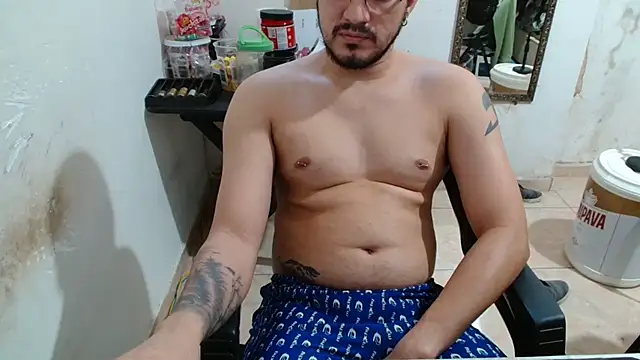 Snapshot of Leonino231 chatting on 10.11.25 Leonino231 online show from 10.11.25