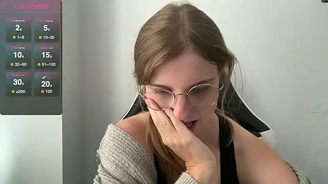 Snapshot of BustyKellyXXX chatting on 09.25.25 BustyKellyXXX online show from 09.25.25