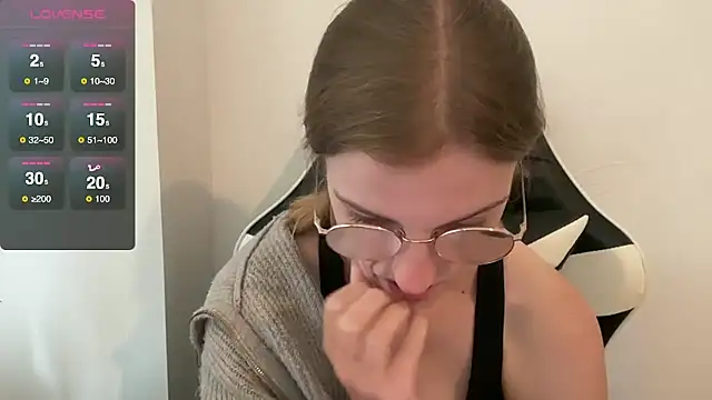 Snapshot of BustyKellyXXX chatting on 10.02.25 BustyKellyXXX online show from 10.02.25