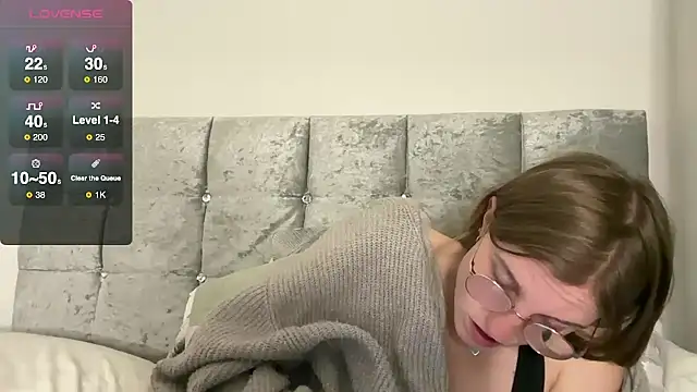 Snapshot of BustyKellyXXX chatting on 10.09.25 BustyKellyXXX online show from 10.09.25