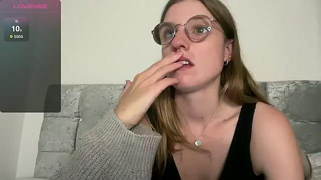 BustyKellyXXX online show from 10.25.25