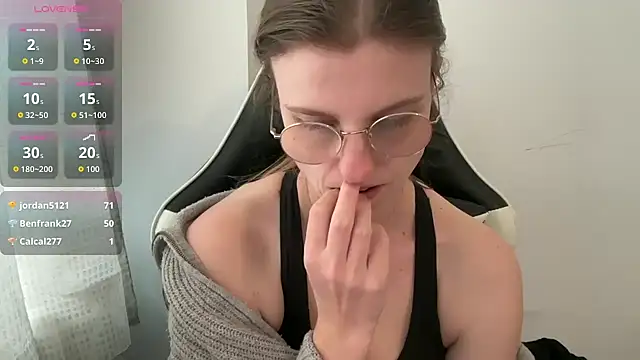 BustyKellyXXX online show from 04.01.26