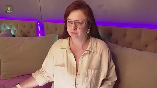 Snapshot of QuincyPines chatting on 09.11.25 QuincyPines online show from 09.11.25