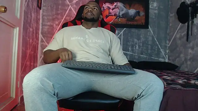 Snapshot of big_blackmen19 chatting on 10.23.25 big blackmen19 online show from 10.23.25