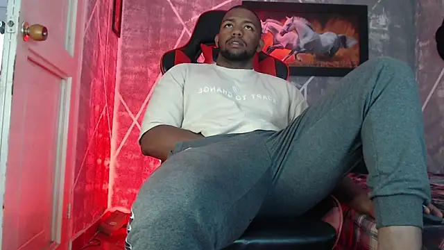 Snapshot of big_blackmen19 chatting on 10.28.25 big blackmen19 online show from 10.28.25