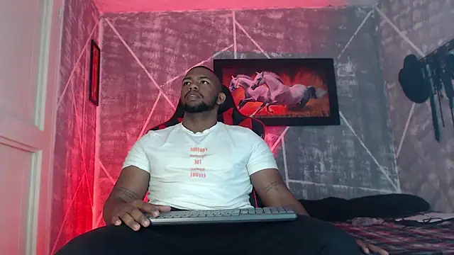 Snapshot of big_blackmen19 chatting on 11.15.25 big blackmen19 online show from 11.15.25