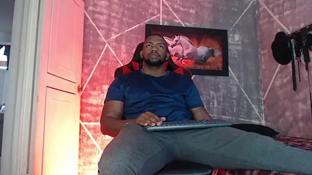 Snapshot of big_blackmen19 chatting on 11.18.25 big blackmen19 online show from 11.18.25