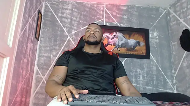 Snapshot of big_blackmen19 chatting on 12.02.25 big blackmen19 online show from 12.02.25