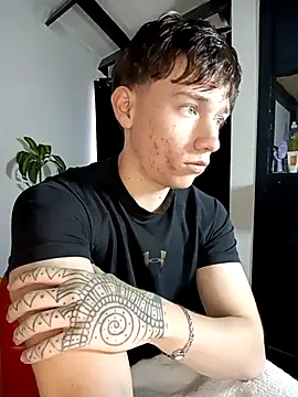 Snapshot of Logan_sixxer chatting on 09.13.25 Logan sixxer online show from 09.13.25