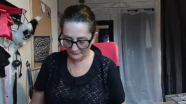 Mistress-Ivy51 online show from 10.19.25