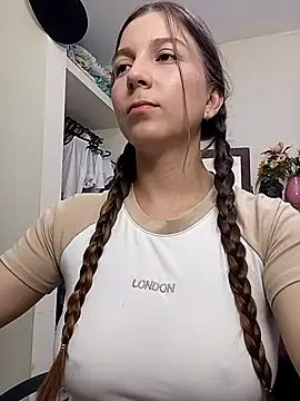 Arianna Moss online show from 04.08.26