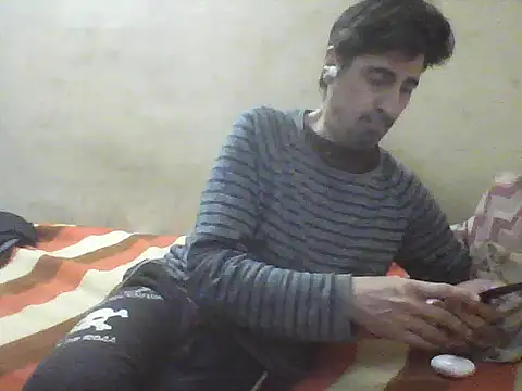 Snapshot of fleky chatting on 05.17.26 fleky online show from 05.17.26