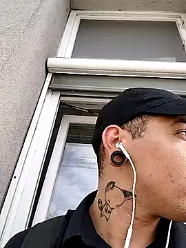 Snapshot of JuicyBigcock@xh chatting on 10.08.25 JuicyBigcockxh online show from 10.08.25