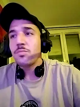 Snapshot of JuicyBigcock@xh chatting on 03.04.26 JuicyBigcockxh online show from 03.04.26