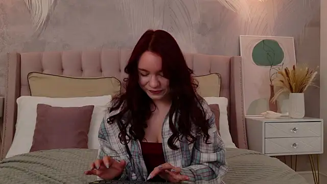 Snapshot of NoraHaynes chatting on 06.10.26 NoraHaynes online show from 06.10.26