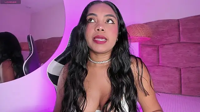 dani velvet online show from 12.04.25