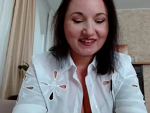 Snapshot of EliseBliss69 chatting on 09.18.25 EliseBliss69 online show from 09.18.25