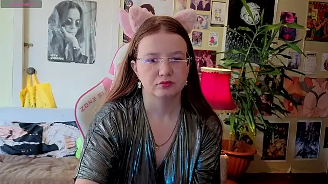 Sienna-Cow online show from 09.24.25