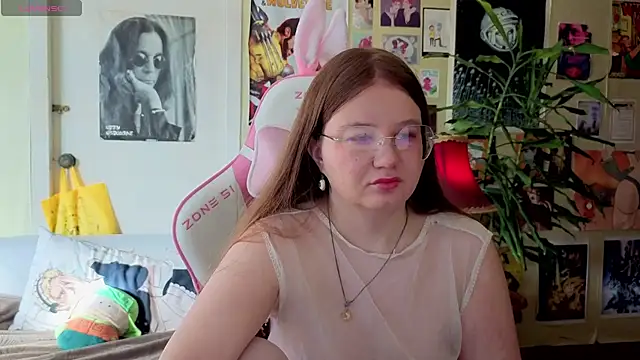 Sienna-Cow online show from 09.30.25