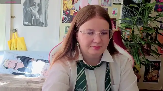 Sienna-Cow online show from 10.01.25