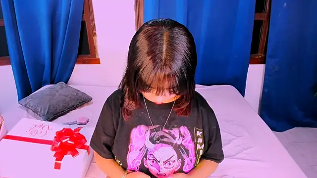 nahomy ryans online show from 09.25.25